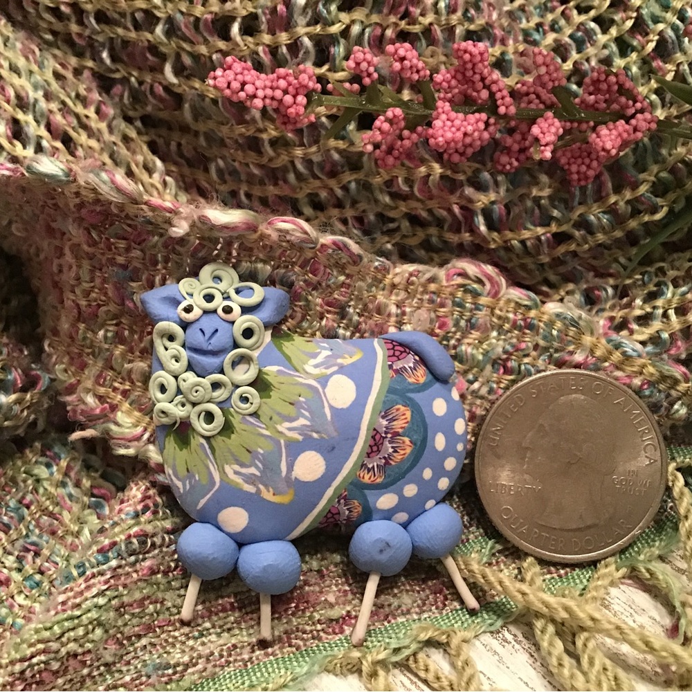 Sheep Brooch - Picture 4 of 4